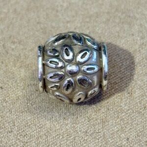Brighton Daisy bead Raised flower design Matte silver finish Retired